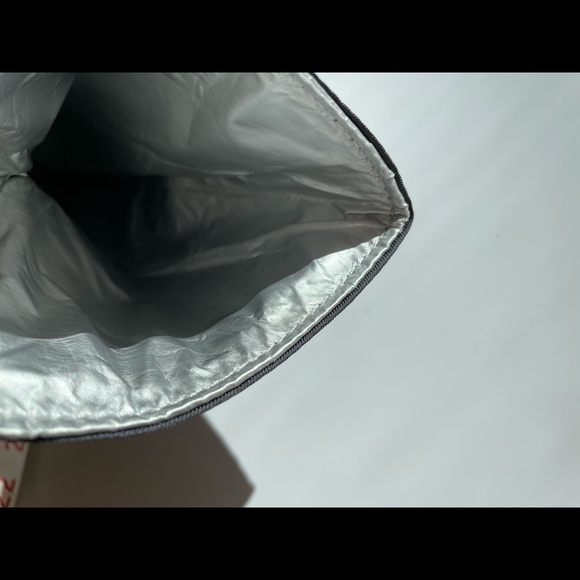 Lululemon grey insulated bottle sleeve - Picture 6 of 6